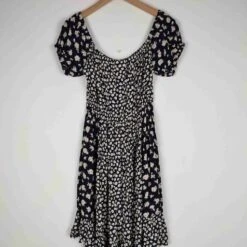 Robe à Fleurs- 36 -Cachare Vetements Magasin 2426999b e4a0 4315 87bf 174e45613942