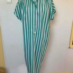 Robe Longue Esprit Tunique / Caftan Des Années- 38 / 40 9 Robe Longue Esprit Tunique / Caftan Des Années- 38 / 40 -Cachare Vetements Magasin 32ce4a96 f553 4d73 b5e9 8090cf79ea96