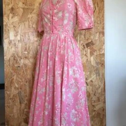 Robe Longue Laura Ashley- 34 / 36 -Cachare Vetements Magasin 467315b8 ff3b 499a a4c8 836706860515