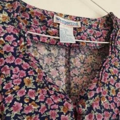 Mini Robe à Fleurs- 34 / 36 -Cachare Vetements Magasin 807be4b5 a02c 4a15 adb4 99f11fb4f4c3