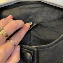 Robe En Cuir Années 80- 38 -Cachare Vetements Magasin 82a7e292 55a7 4671 b420 a38486d44298