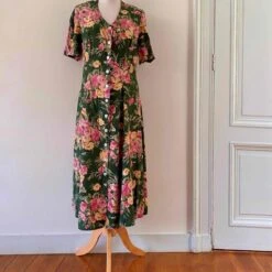Robe Boutonnée à Fleurs- 36 -Cachare Vetements Magasin 8315091e 3829 45ef b266 7ded1d87d25d