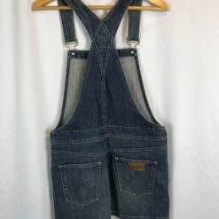 Robe Salopette Wrangler- 38 -Cachare Vetements Magasin Salopette jupe Wrangler en jean 1 1