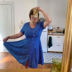 Robe Boutonnée à Fleurs- 40 -Cachare Vetements Magasin a408c4e8 65a4 4f64 9ee8 39268e72be1b