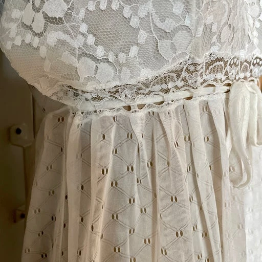 Robe Nuisette Brodée- 34 / 36 5 Robe Nuisette Brodée- 34 / 36 – Image 5