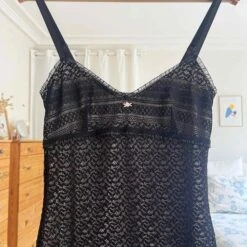 Robe à Dentelles- 34 / 36 -Cachare Vetements Magasin b1712301 53d4 47d3 85c5 a31e82468535