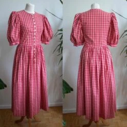 Robe Autrichienne- 36 / 38 -Cachare Vetements Magasin b73b425f 21d3 4a38 89f6 a1e0db73bcfd