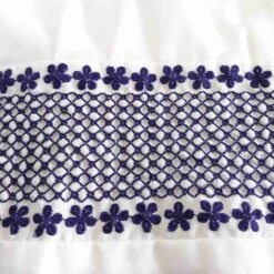 Robe Brodée- 36 / 38 -Cachare Vetements Magasin ce36c042 26ea 4c0d b273 ed8561d37722