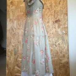Robe Longue à Fleurs- 36 / 38 -Cachare Vetements Magasin de8d55f9 6a73 489a 9fe0 02703bbcd183