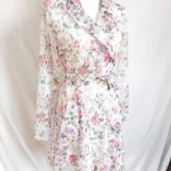 Robe Portefeuille à Fleurs- 36 / 38 -Cachare Vetements Magasin e7edb09e 9f3c 456e 8013 f9d595f76067